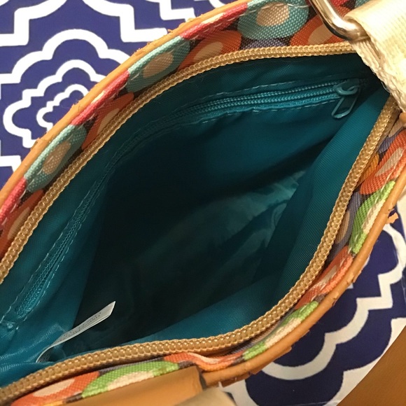 👜 Lily Bloom Cross Body Bag - Picture 9 of 10